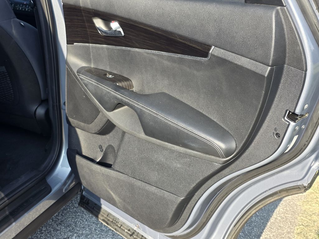 Photo 17 of this KIA SORENTO