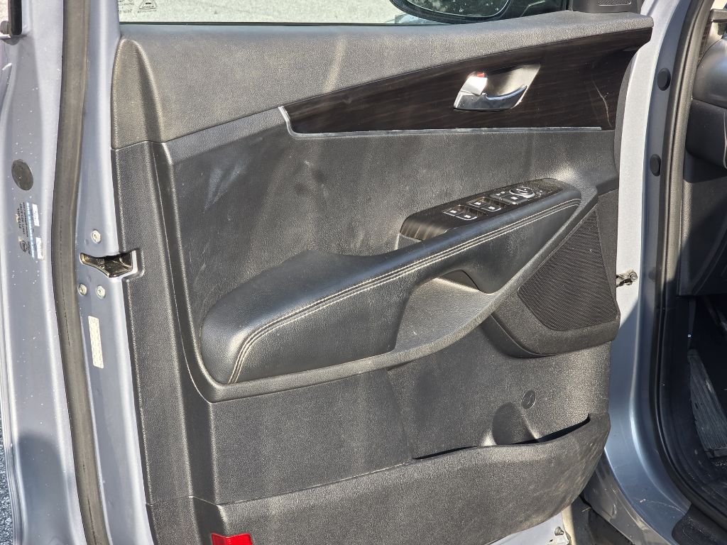 Photo 9 of this KIA SORENTO