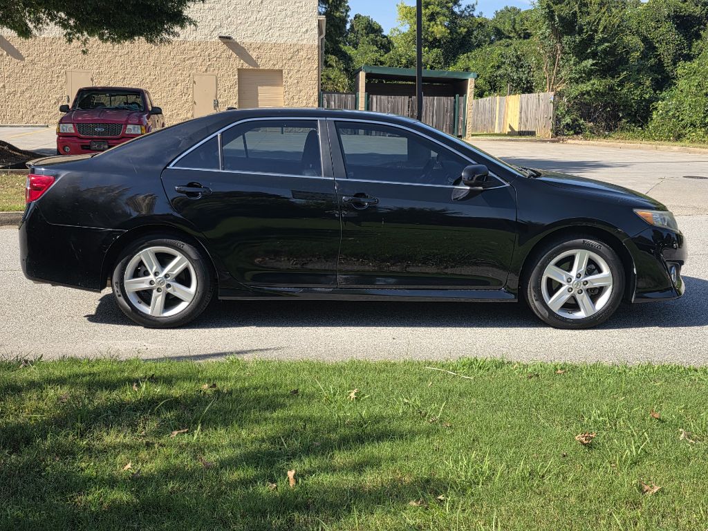 Photo 6 of this TOYOTA CAMRY