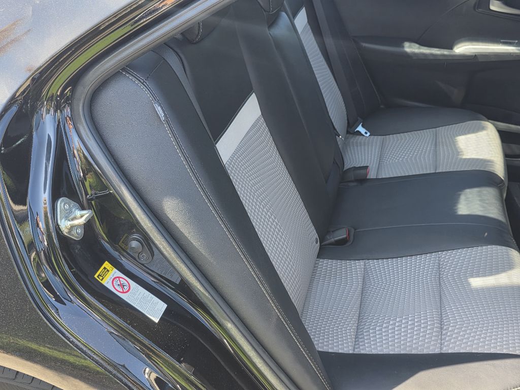 Photo 18 of this TOYOTA CAMRY