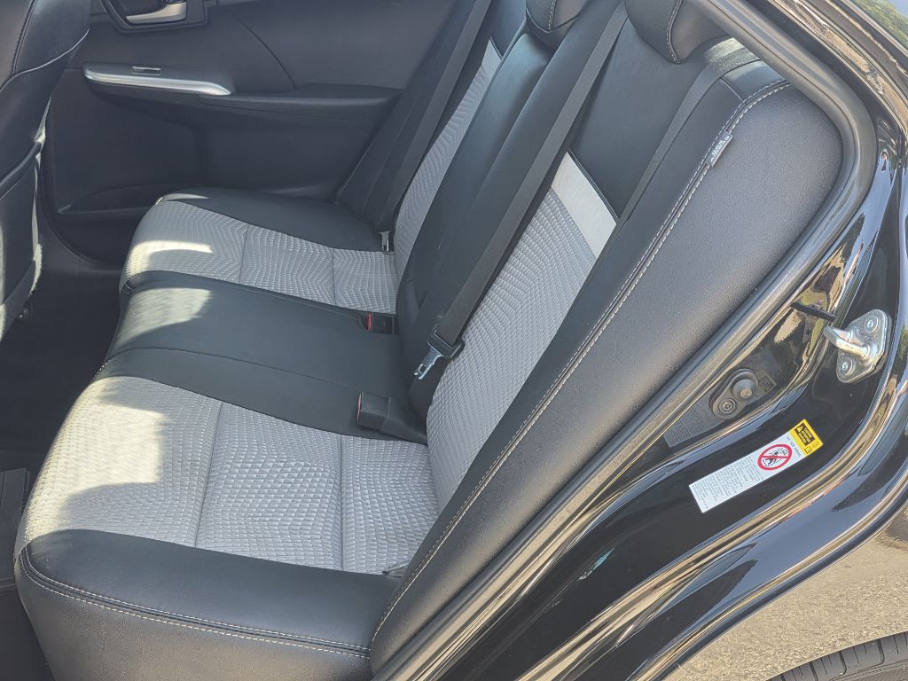 Photo 16 of this TOYOTA CAMRY
