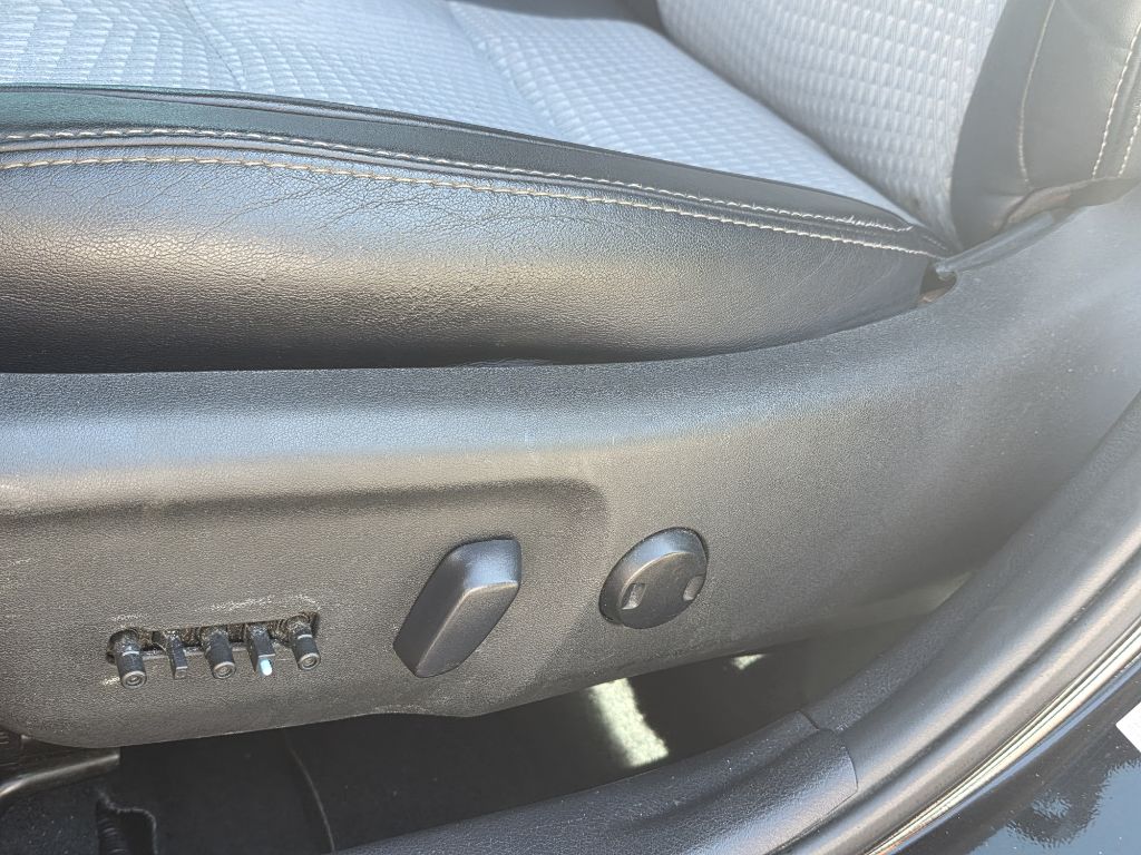 Photo 11 of this TOYOTA CAMRY