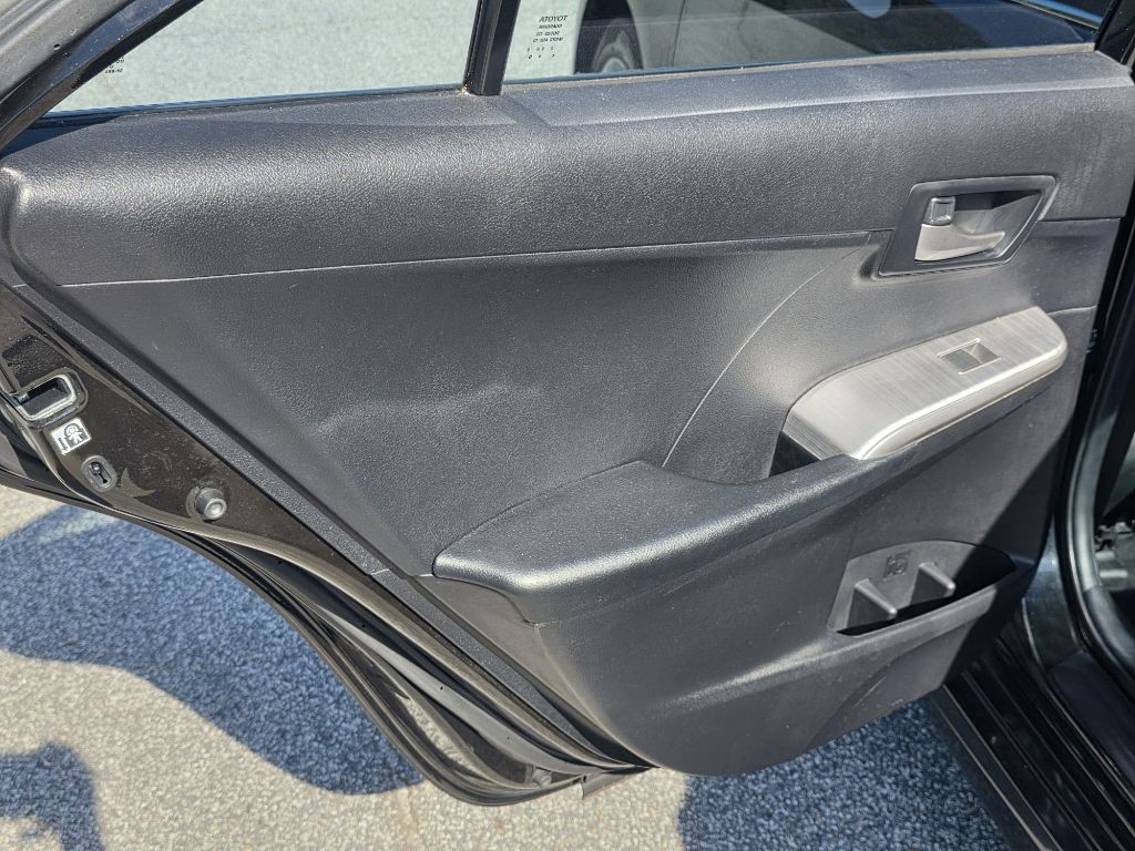 Photo 9 of this TOYOTA CAMRY