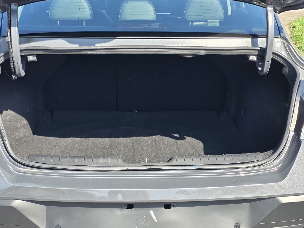 Photo 16 of this HYUNDAI ELANTRA