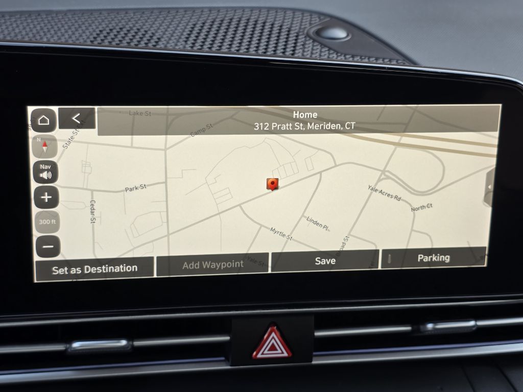 Photo 35 of this HYUNDAI ELANTRA