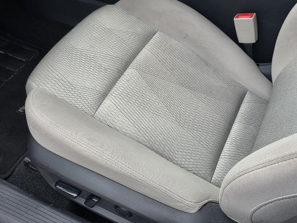 Photo 12 of this NISSAN ROGUE