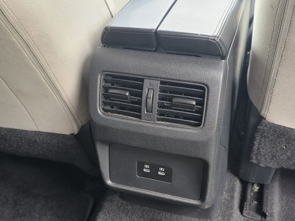 Photo 19 of this NISSAN ROGUE