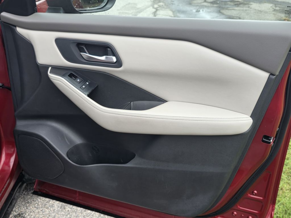 Photo 20 of this NISSAN ROGUE