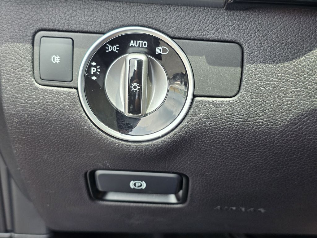 Photo 25 of this MERCEDES-BENZ GLS