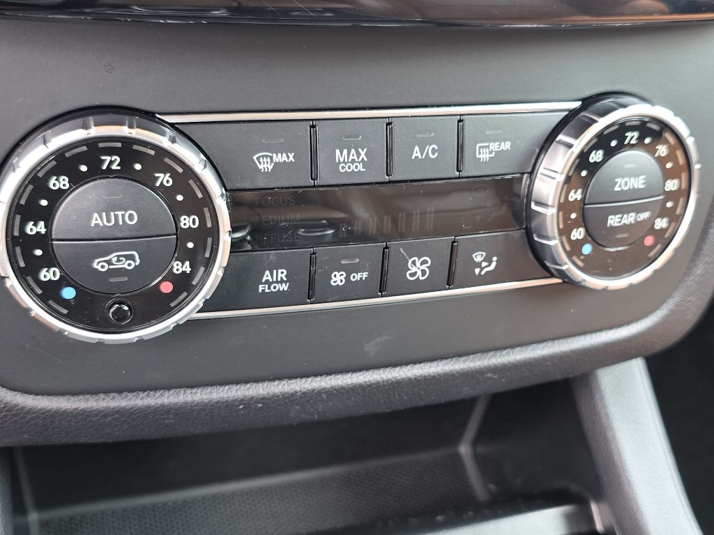 Photo 31 of this MERCEDES-BENZ GLS