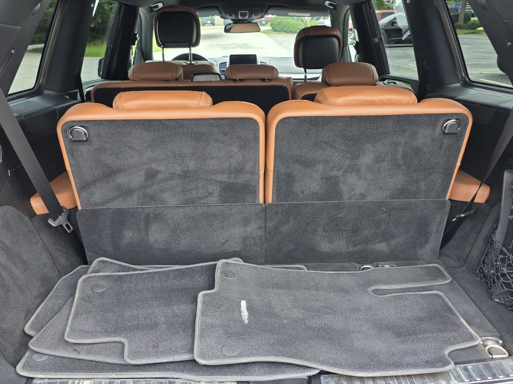 Photo 17 of this MERCEDES-BENZ GLS