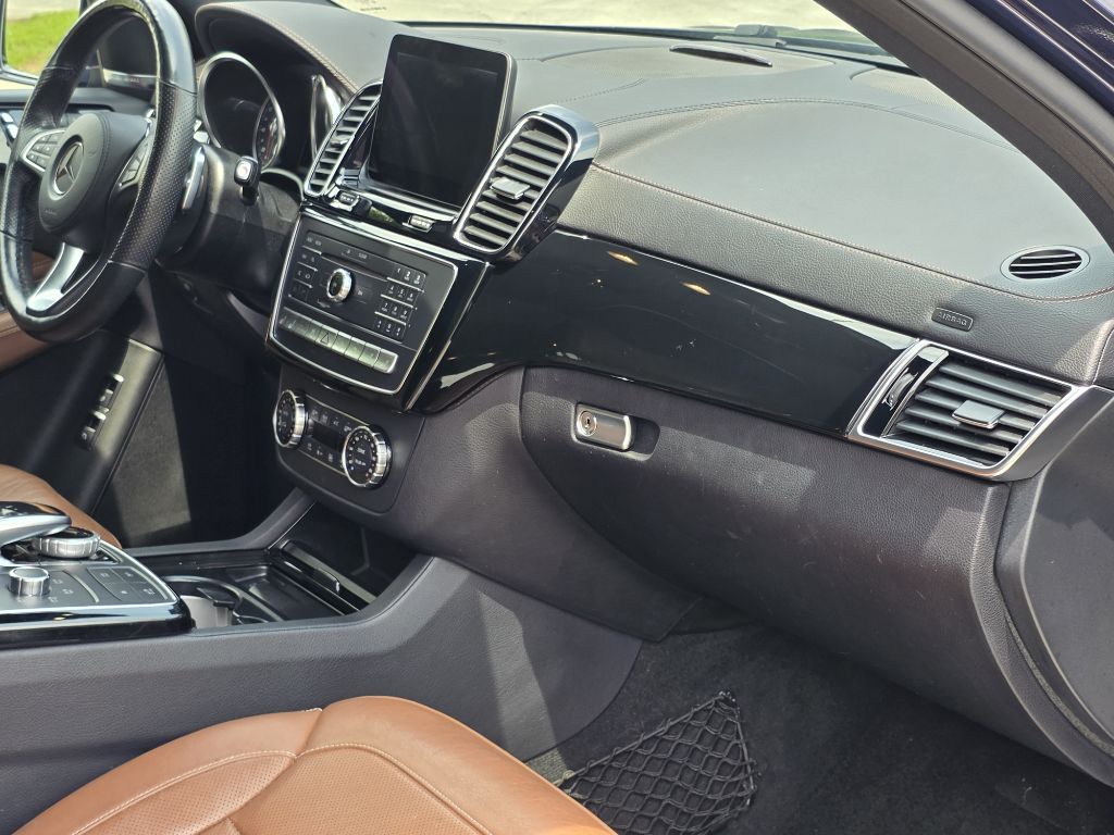 Photo 23 of this MERCEDES-BENZ GLS