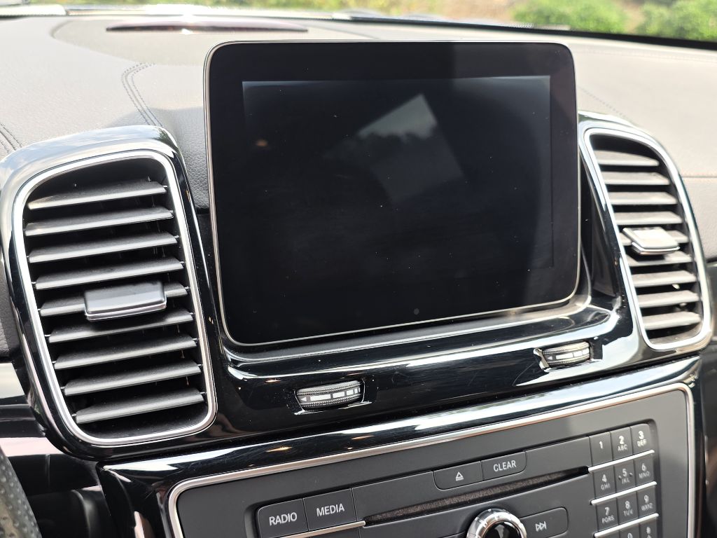 Photo 29 of this MERCEDES-BENZ GLS