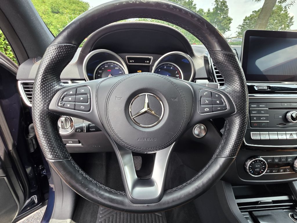 Photo 26 of this MERCEDES-BENZ GLS
