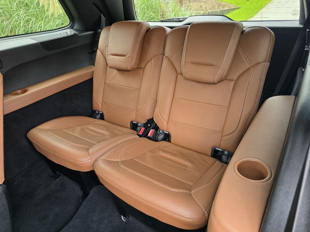 Photo 16 of this MERCEDES-BENZ GLS