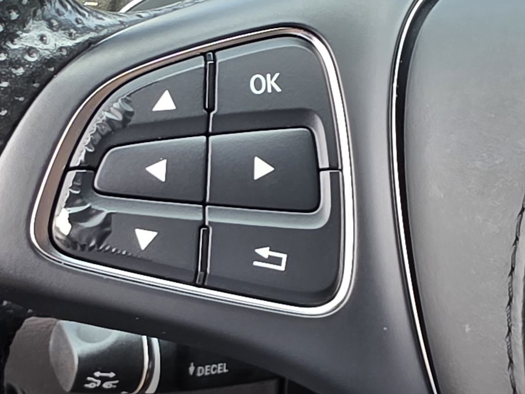 Photo 27 of this MERCEDES-BENZ GLS