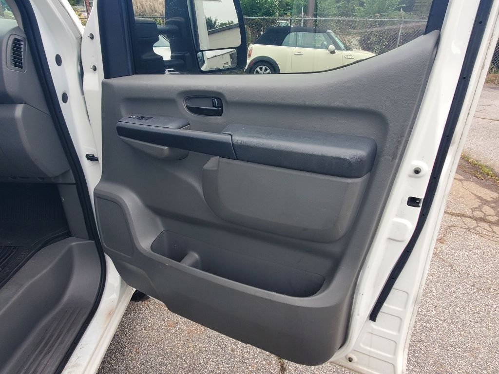 Photo 20 of this NISSAN NV