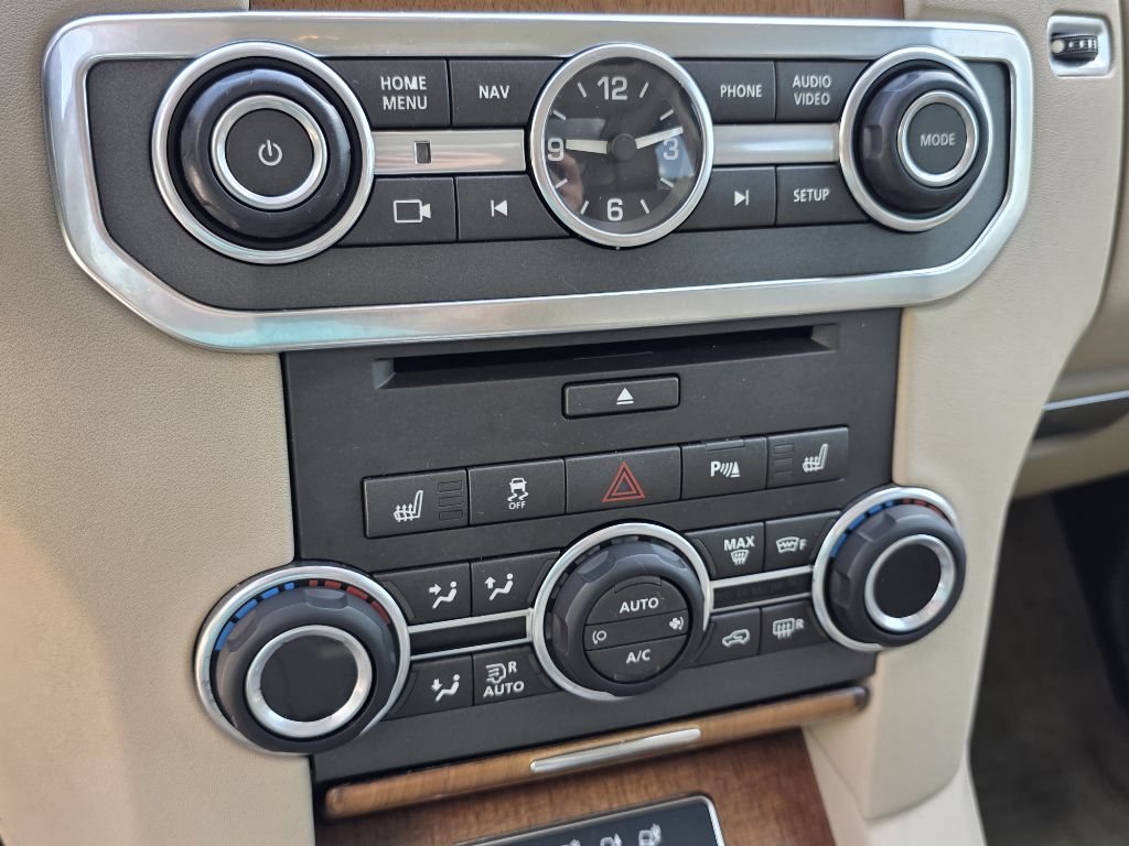 Photo 31 of this LAND ROVER LR4
