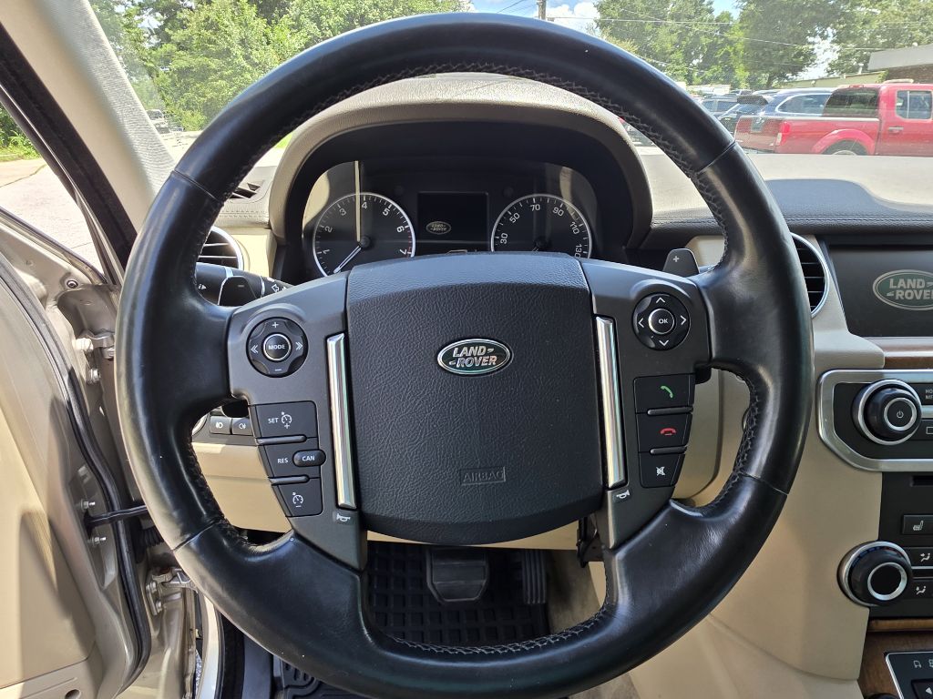 Photo 27 of this LAND ROVER LR4