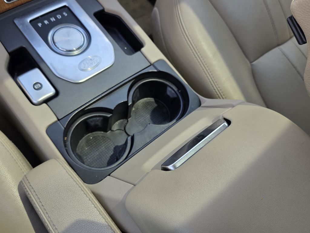Photo 34 of this LAND ROVER LR4