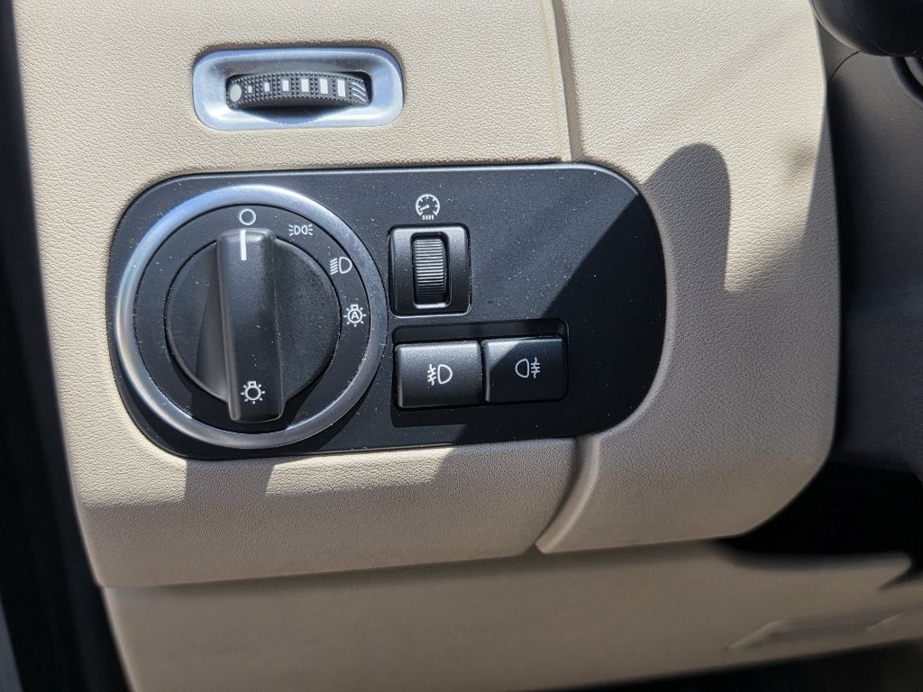 Photo 26 of this LAND ROVER LR4