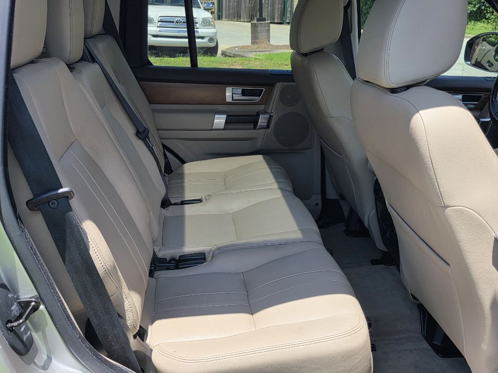 Photo 19 of this LAND ROVER LR4