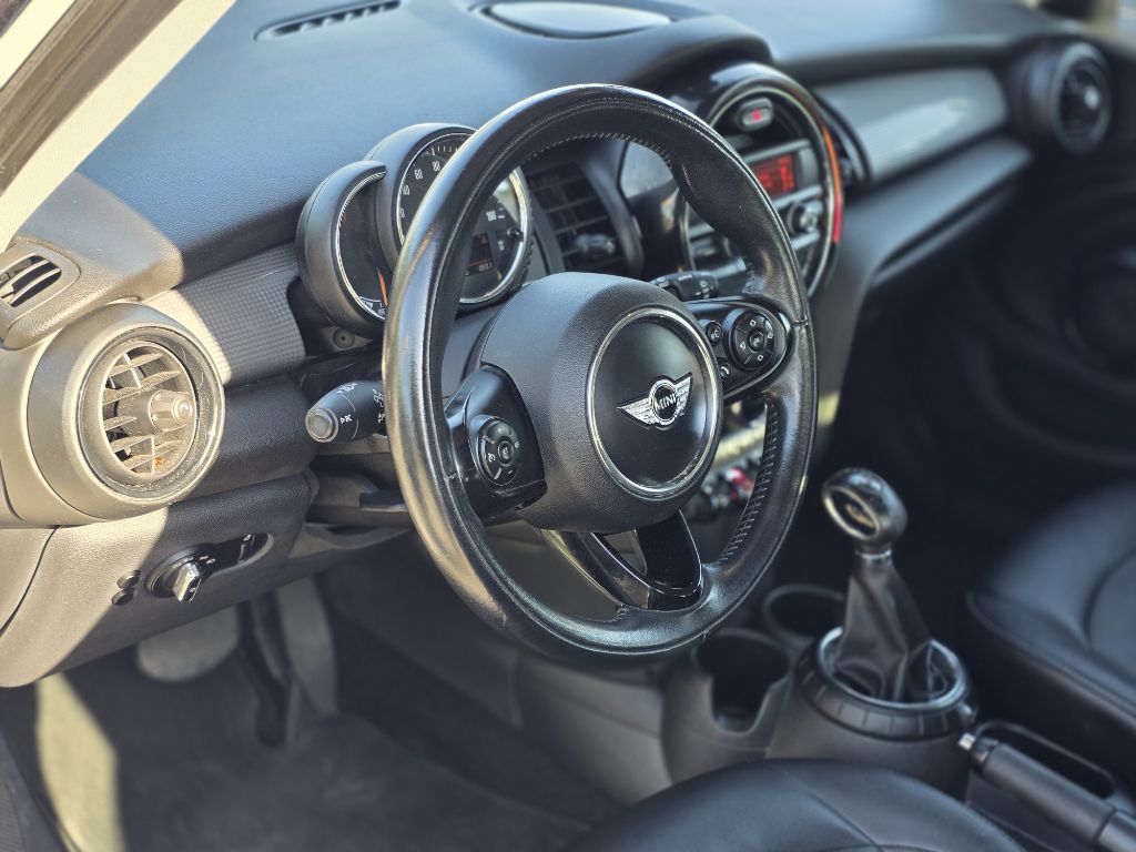 Photo 12 of this MINI COOPER