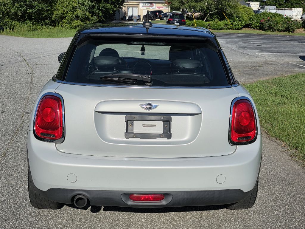 Photo 4 of this MINI COOPER