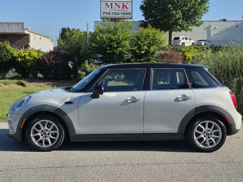 Photo 2 of this MINI COOPER
