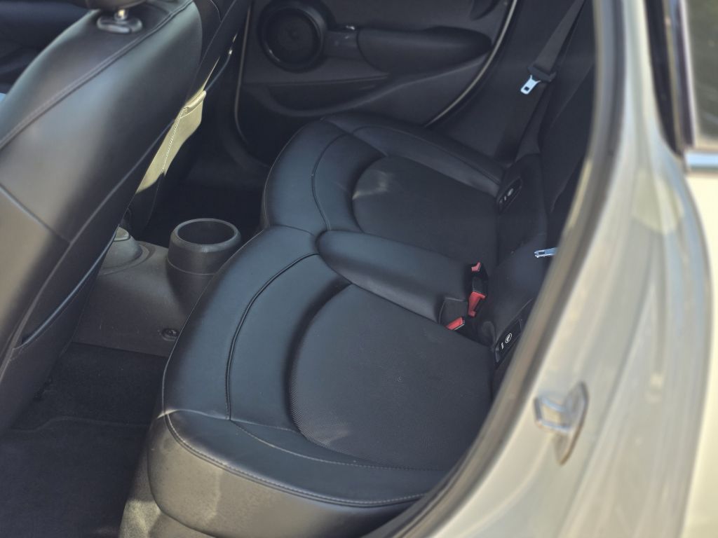 Photo 15 of this MINI COOPER