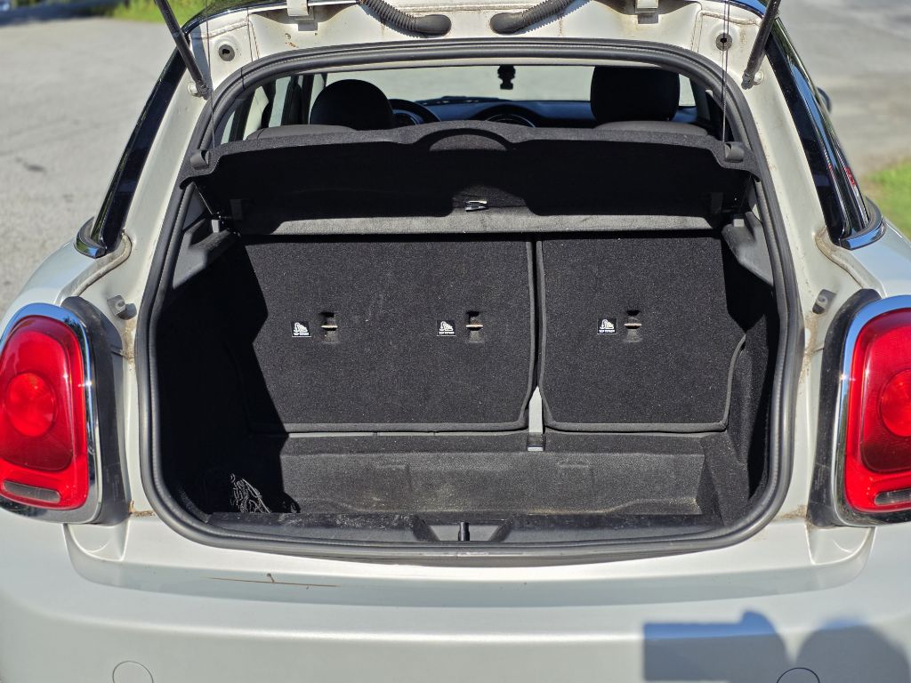 Photo 16 of this MINI COOPER