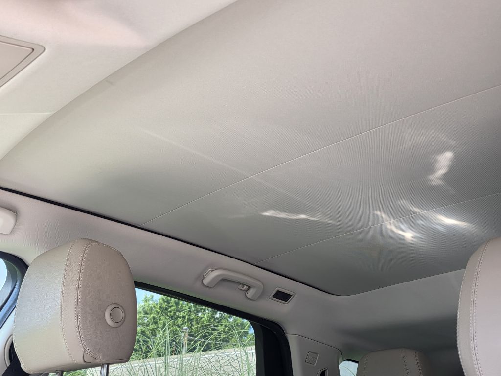 Photo 14 of this LAND ROVER DISCOVERY SPORT
