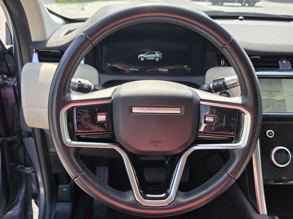 Photo 27 of this LAND ROVER DISCOVERY SPORT