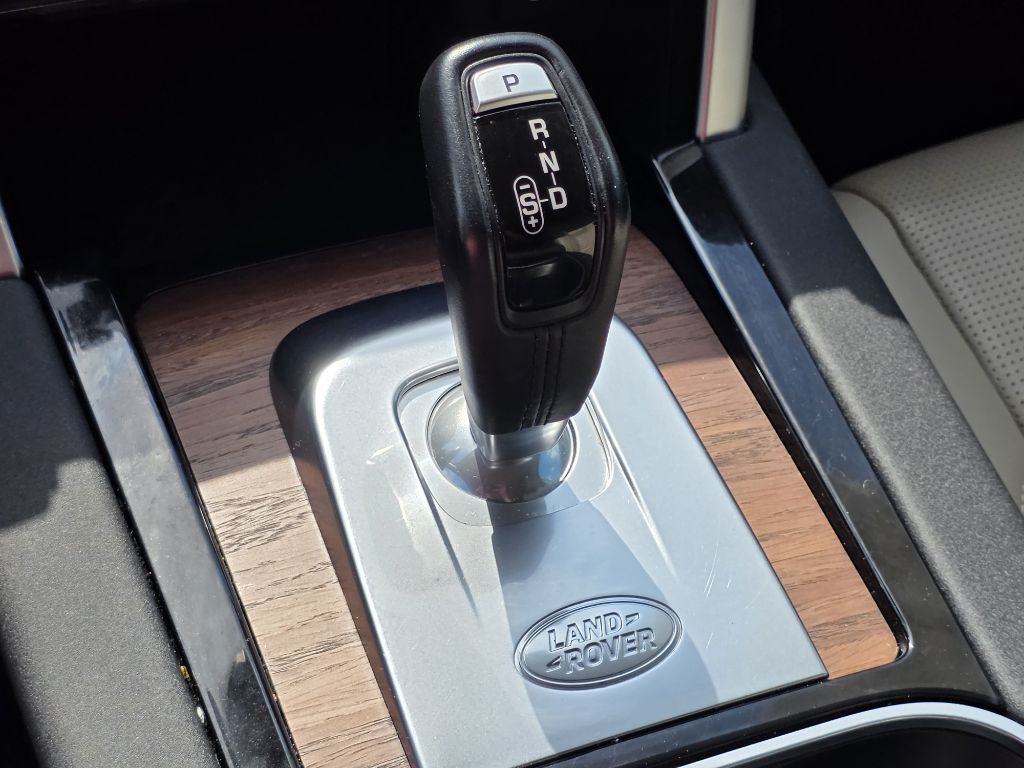 Photo 34 of this LAND ROVER DISCOVERY SPORT