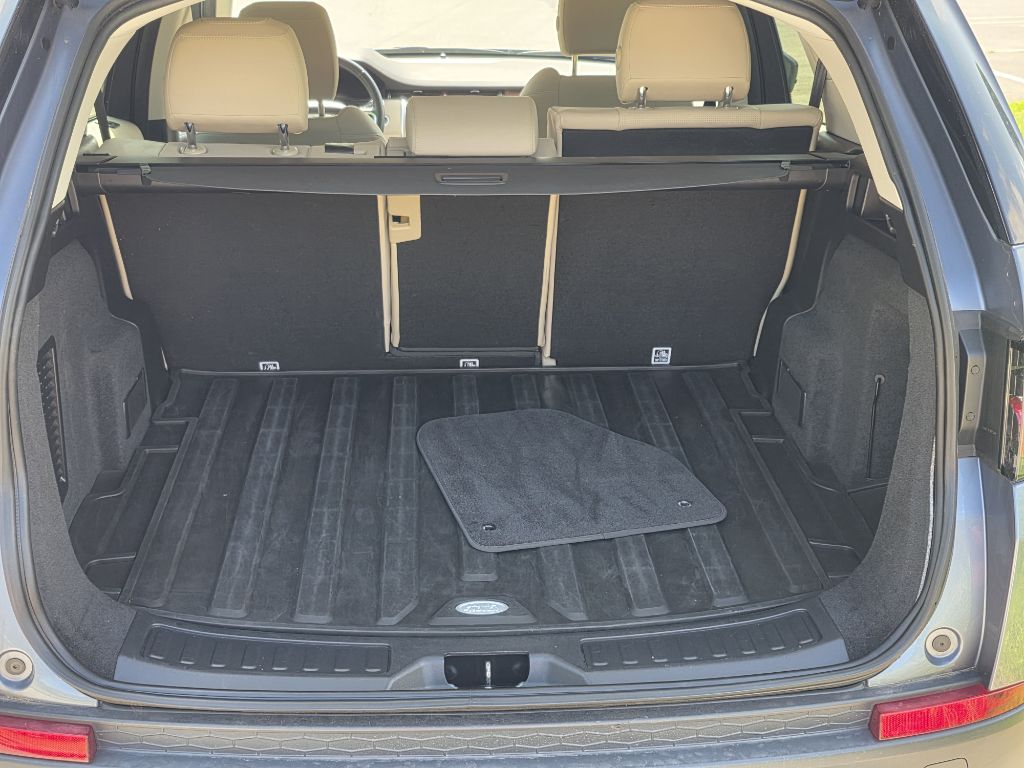 Photo 17 of this LAND ROVER DISCOVERY SPORT