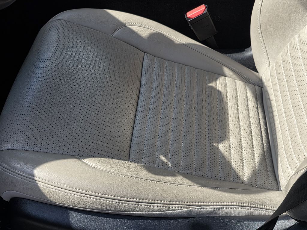 Photo 12 of this LAND ROVER DISCOVERY SPORT