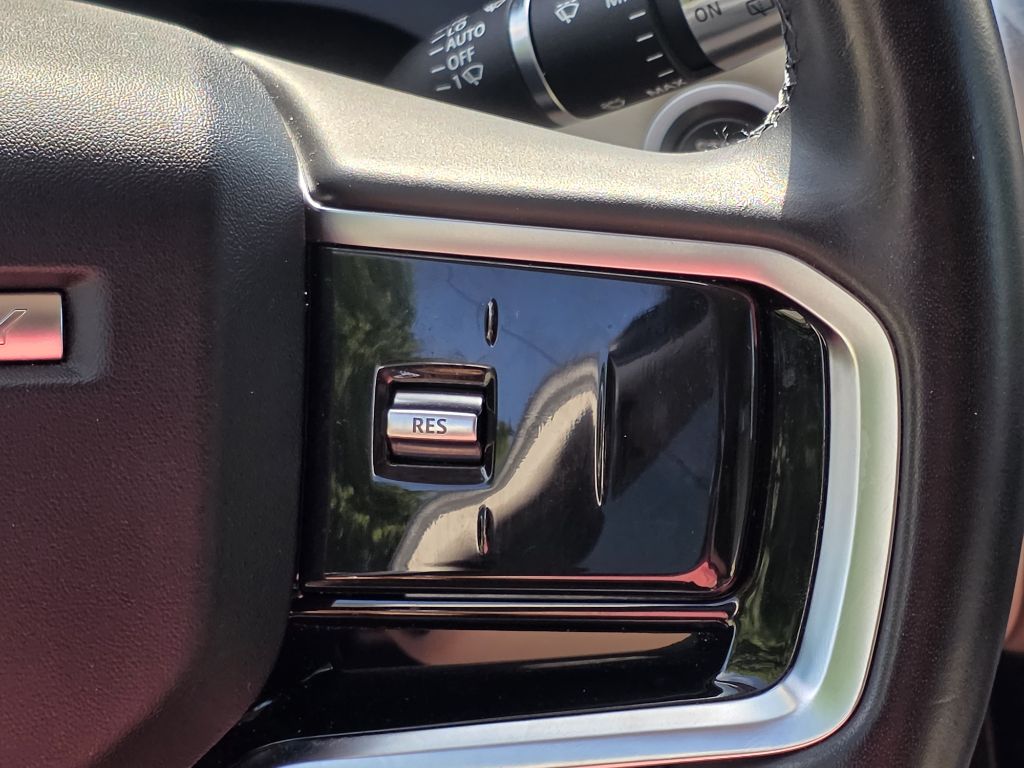 Photo 29 of this LAND ROVER DISCOVERY SPORT
