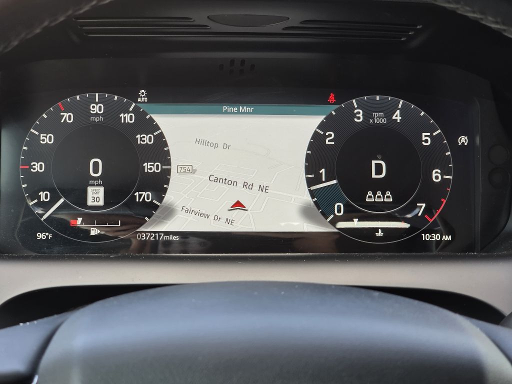 Photo 30 of this LAND ROVER DISCOVERY SPORT