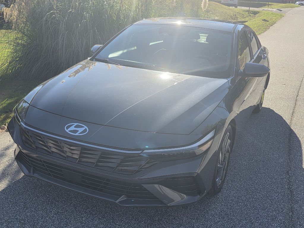 2025 HYUNDAI ELANTRA
