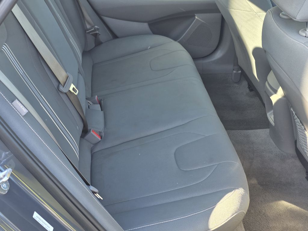 Photo 16 of this HYUNDAI ELANTRA