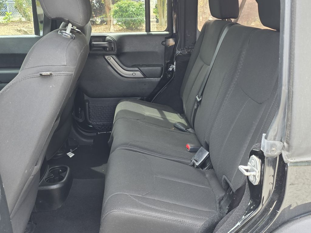 Photo 14 of this JEEP WRANGLER UNLIMI