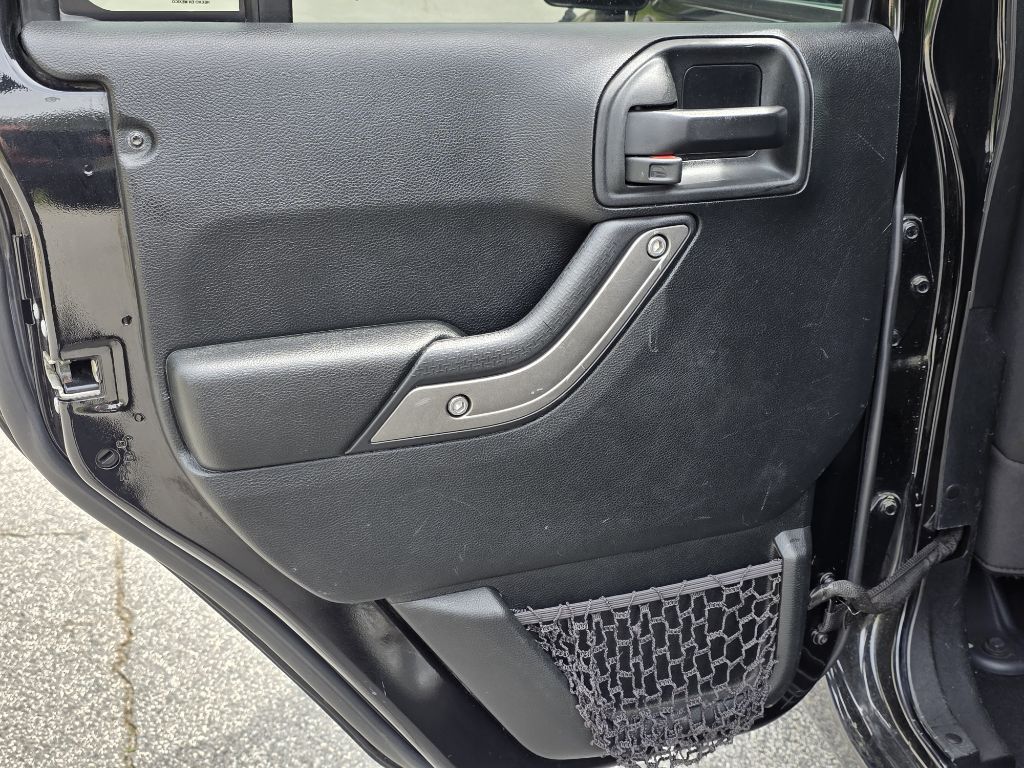 Photo 13 of this JEEP WRANGLER UNLIMI