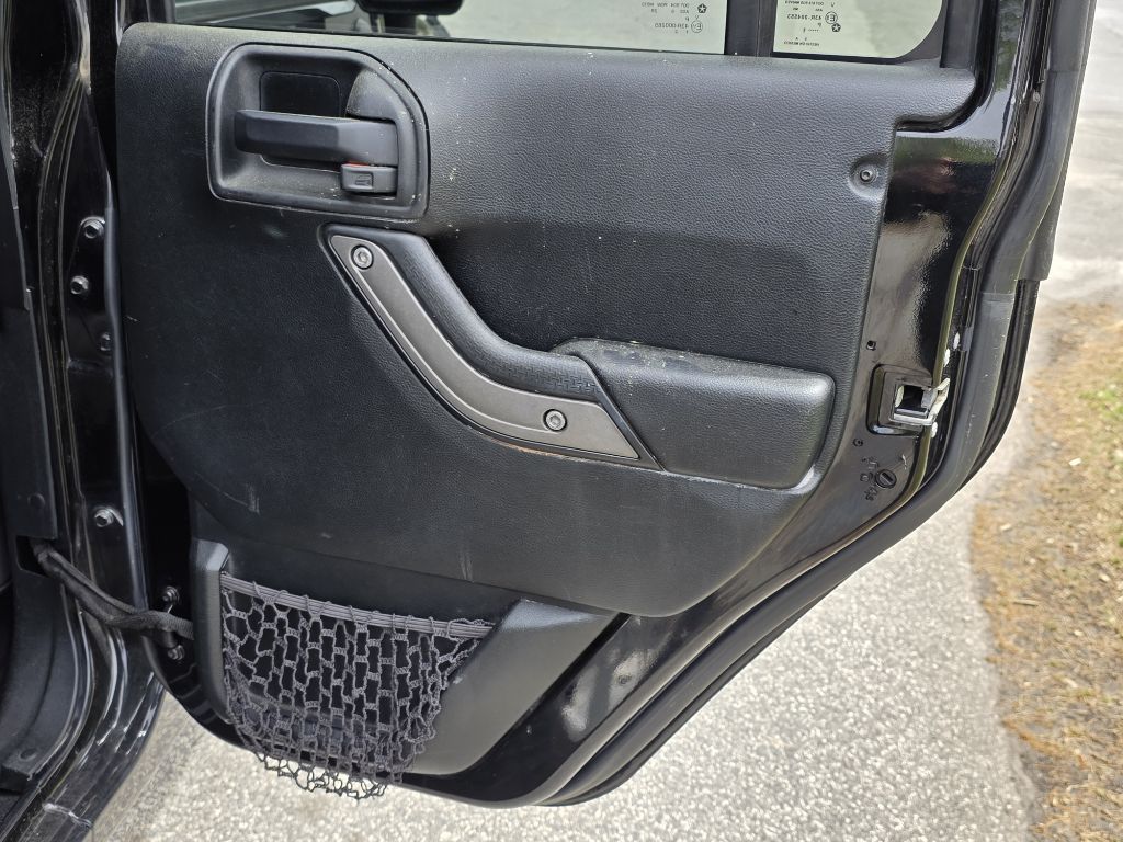 Photo 17 of this JEEP WRANGLER UNLIMI