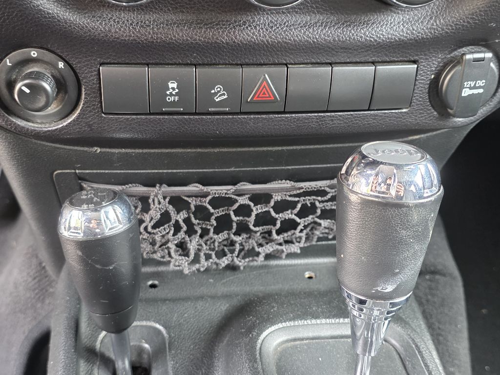 Photo 28 of this JEEP WRANGLER UNLIMI