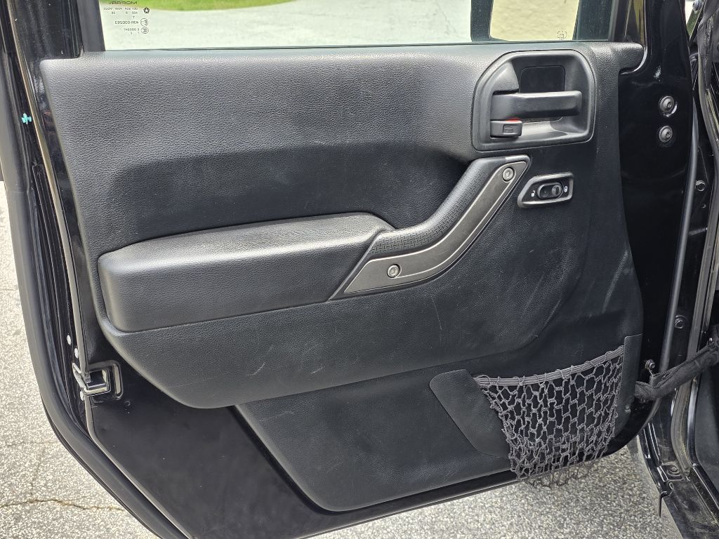 Photo 9 of this JEEP WRANGLER UNLIMI