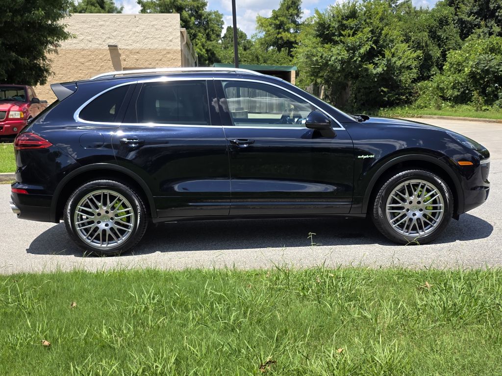 Photo 6 of this PORSCHE CAYENNE