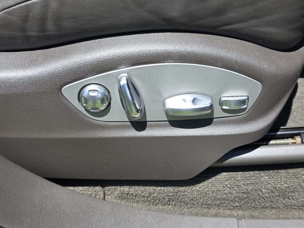 Photo 23 of this PORSCHE CAYENNE
