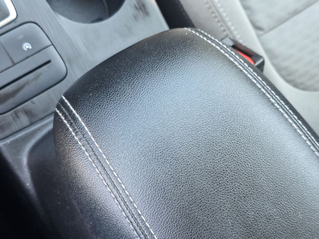 Photo 32 of this FORD ESCAPE