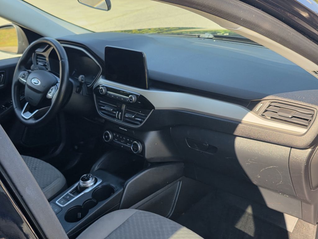 Photo 22 of this FORD ESCAPE
