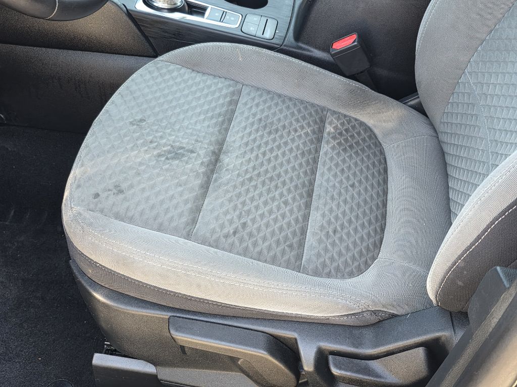 Photo 11 of this FORD ESCAPE
